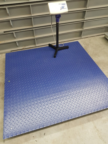 accurate-weighing-robust-chequered-industrial-floor-scales-big-0