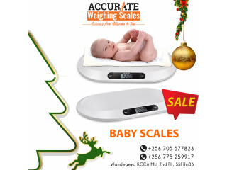 Baby weighing scales with wires transition 