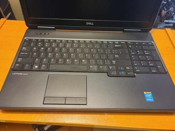 dell-latitude-e5540-intel-core-i3-4th-gen-big-2