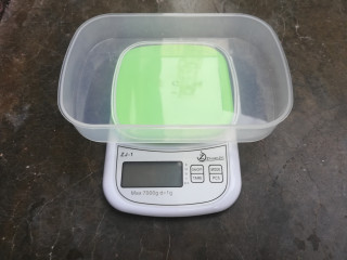 Nutritional calculator diet weighing scales